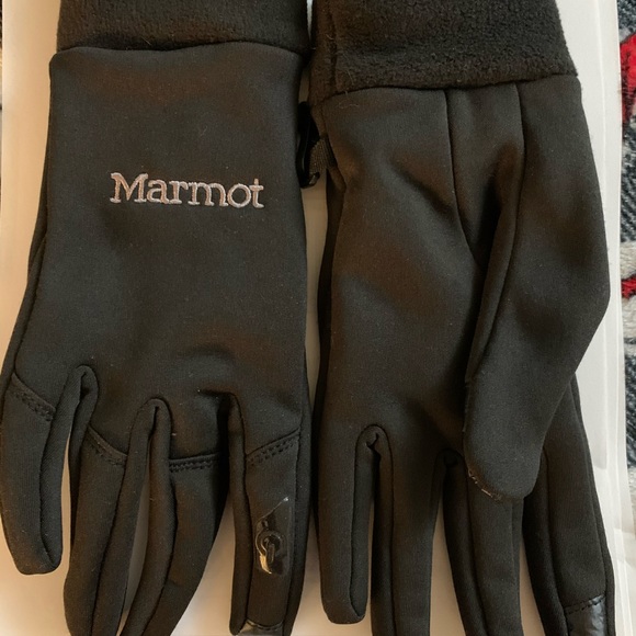 Marmot Accessories - Marmot gloves brand new.